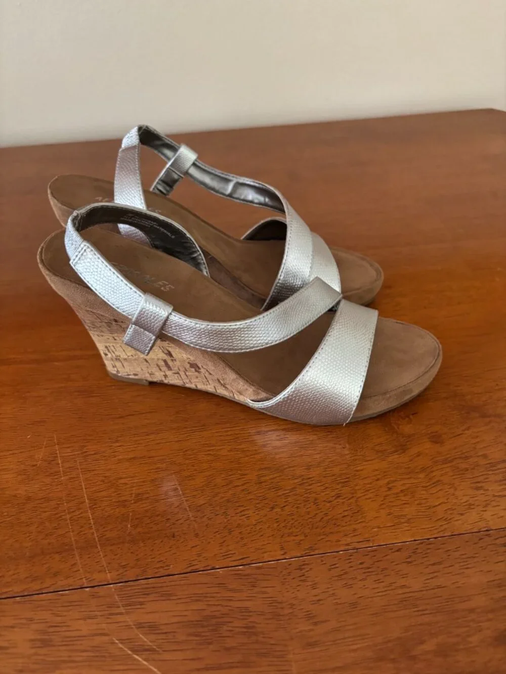 Aerosoles Wedge Women Strappy Sandal Size 9 Silver Metallic Pewter Cork NEW